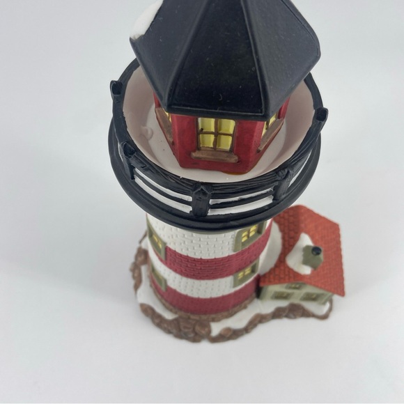 Santa's Workbench Bayside Lighthouse Towne Collection Blink Light Porcelain Box - Picture 10 of 15